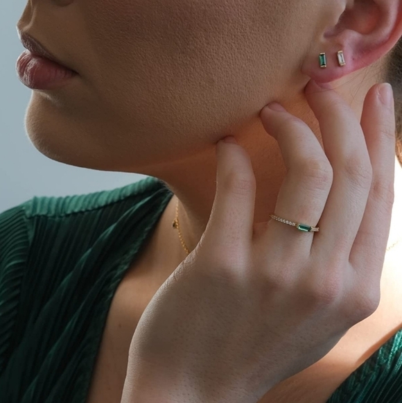 Dainty Baguette Cut Emerald Ring Diamond 925 - Picture 3 of 4